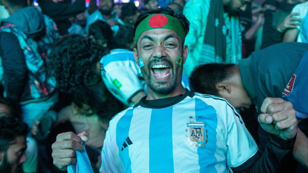 World Cup: The crowd goes wild for Argentina... in Bangladesh