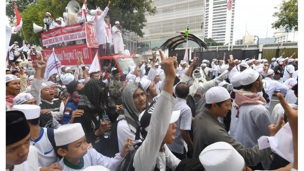 Demo PA 212 2 November, Aksi Bela Nabi Muhammad
