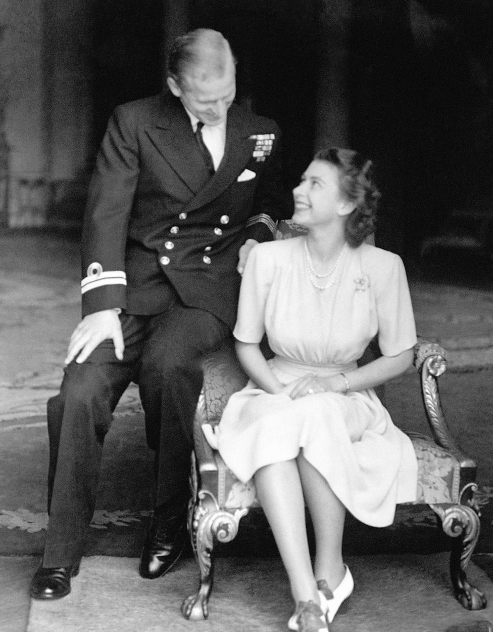 Prens Philip ile Prenses Elizabeth'in nişanlandığı 1947 yılı Temmuz ayında resmi olarak duyuruldu.
