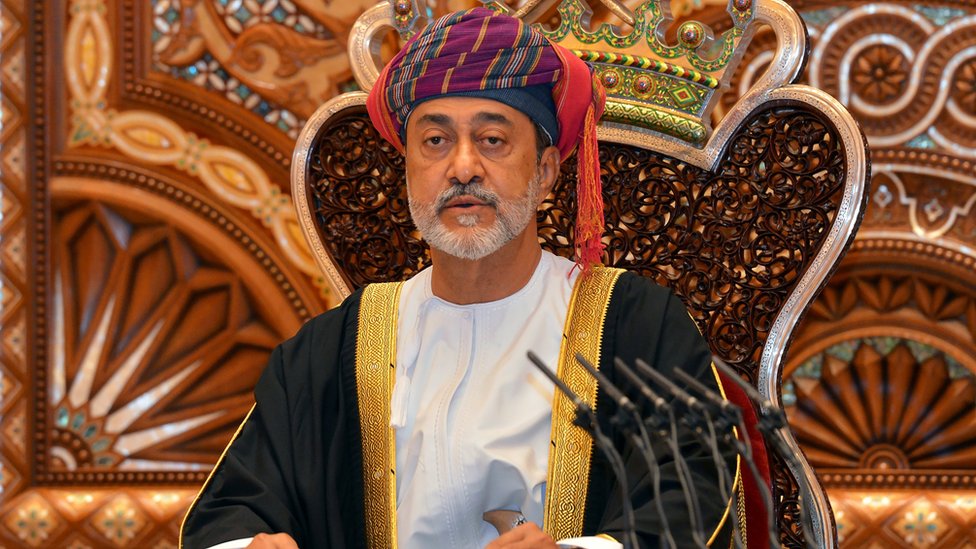 Султан Омана Хайтам бин Тарик Аль Саид выступает во время церемонии приведения к присяге 11 января 2020 года.