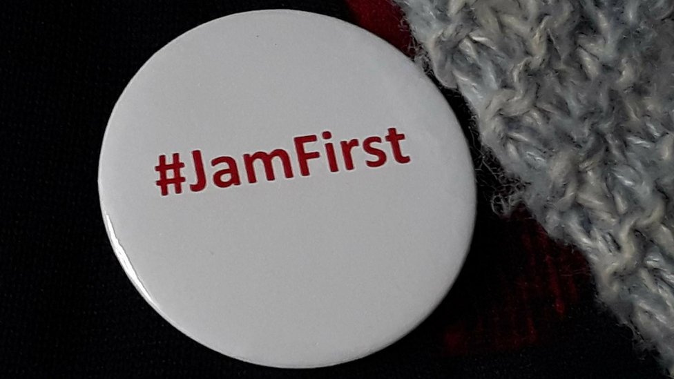 Значок "#JamFirst"