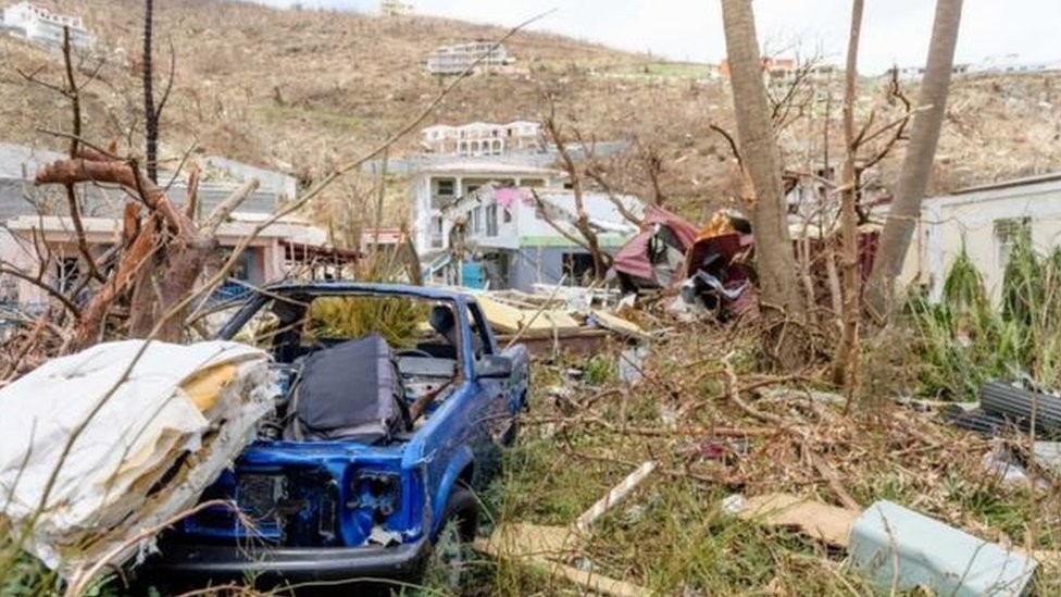 El huracán Irma dejó severos daños en las Islas Vírgenes Británicas. Coches y casas destrozadas en las Islas Vírgenes Británicas.