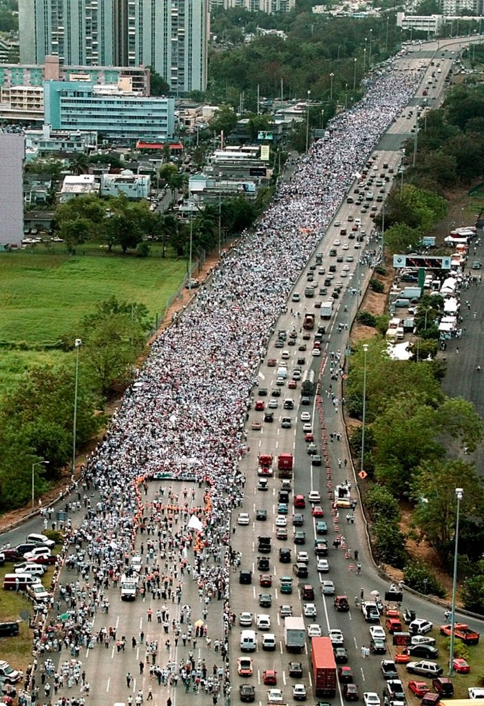 Unas 150.000 personas se reunieron en San Juan en el 2000 para marchar contra la Marina de EE.UU. en Puerto Rico.