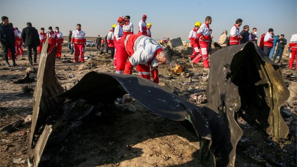 Restos del avión de Ukraine International derribado