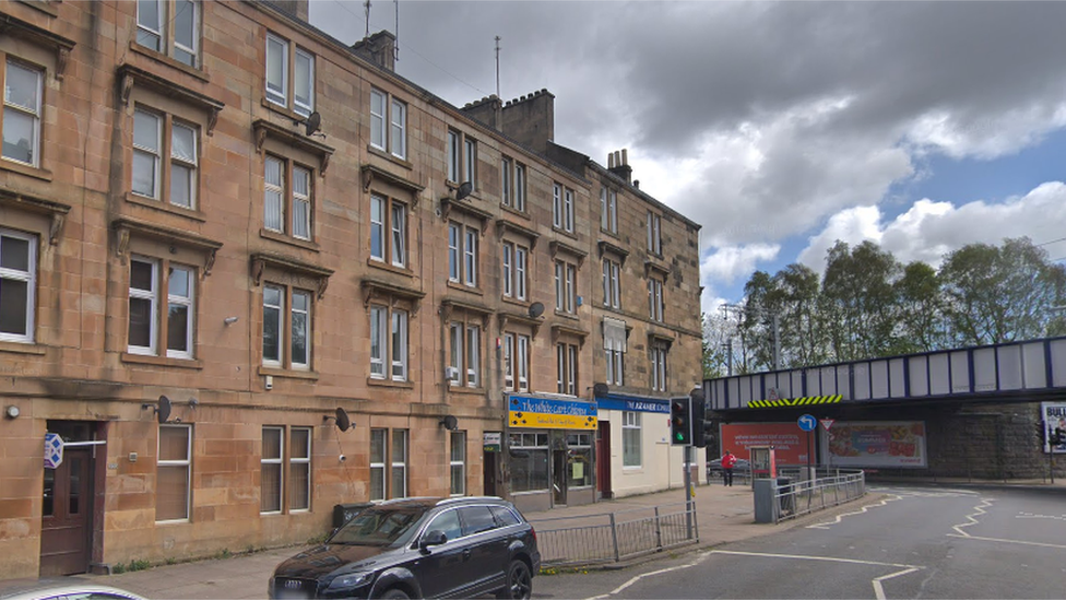 Teenager seriously hurt in Glasgow flat disturbance BBC News