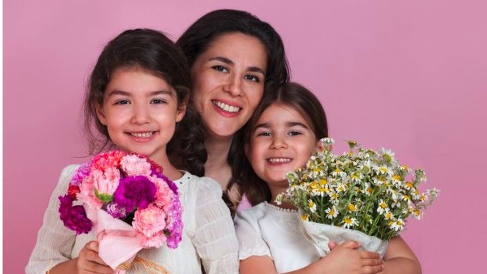 ما واقع الأمهات العربيات في عيدهن؟