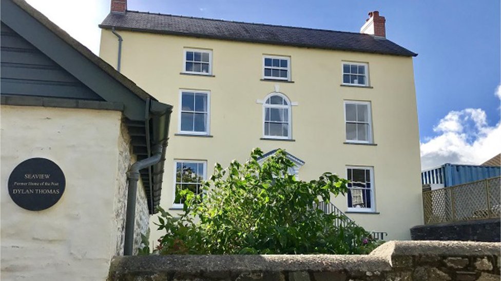 Dylan Thomas Laugharne family home up for sale BBC News