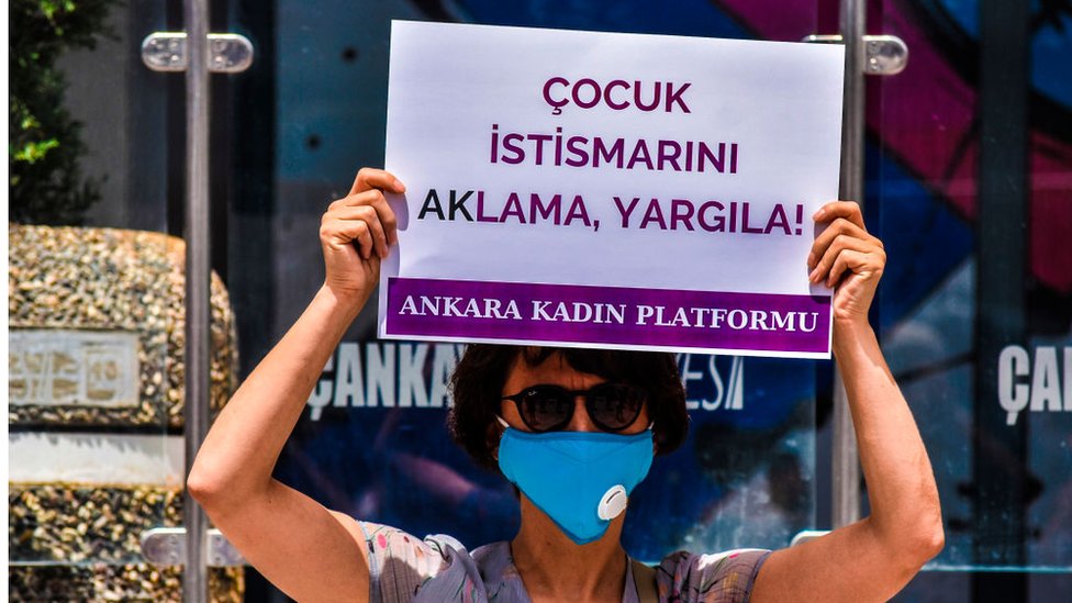 Ankara'da çocuk istismarına karşı protestolardan bir kare