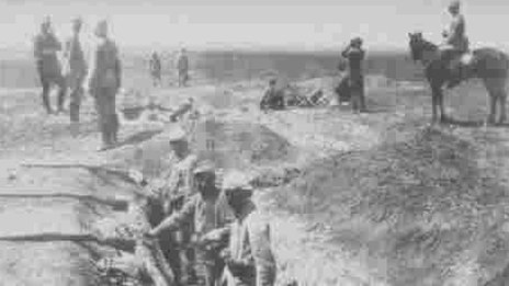 Soldados turcos en sus trincheras en Beersheba en 1917 (Foto: Dan Gazit/Dominio público) Soldados turcos en sus trincheras en Beersheba (Foto: Dan Gazit/Dominio público)