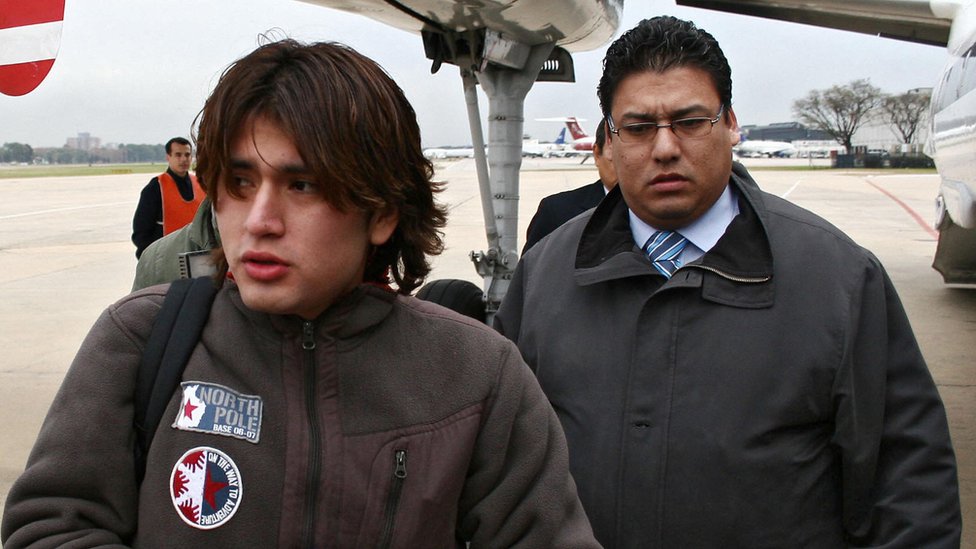 Tras la muerte de Jhonny Orosco, su hijo, Deyvis, se puso al frente de Néctar, aunque le dio "un sonido más pop", según Jaime Bailón. Deyvis Orosco