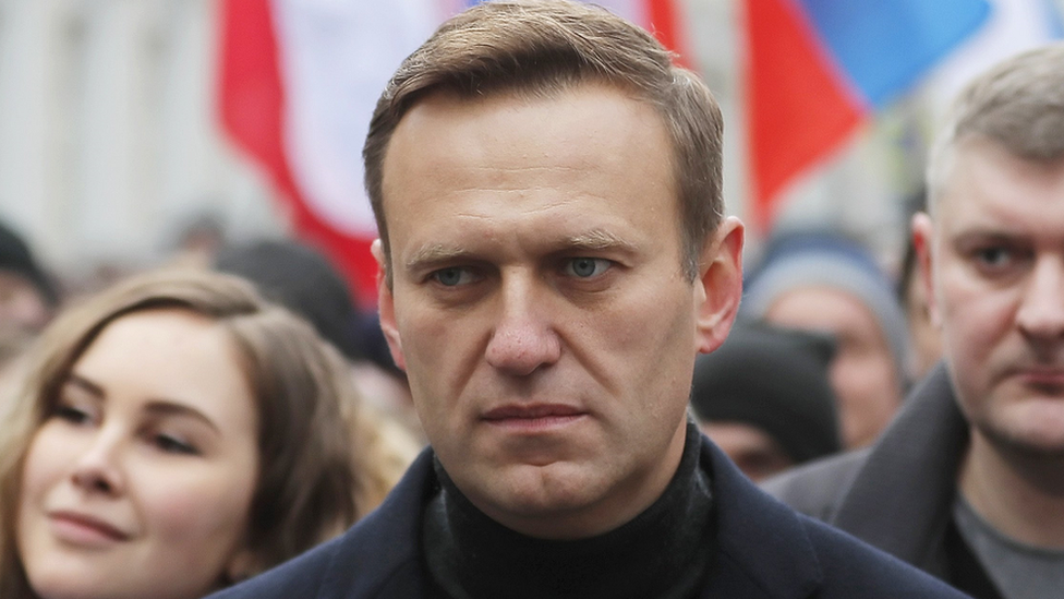 Alexei Navalny: Putin critic's mother 'given hours to agree secret burial'