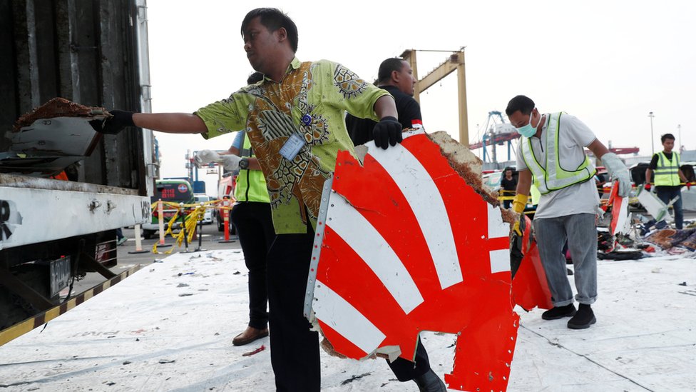 Lion Air crash: 'Black box' voice recorder found