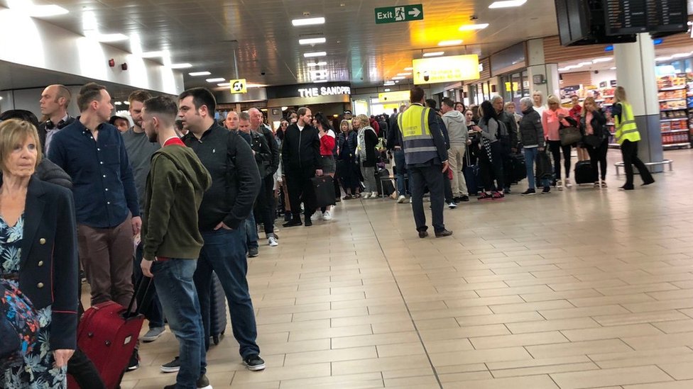 Airport security delays follow strike at Glasgow and Aberdeen