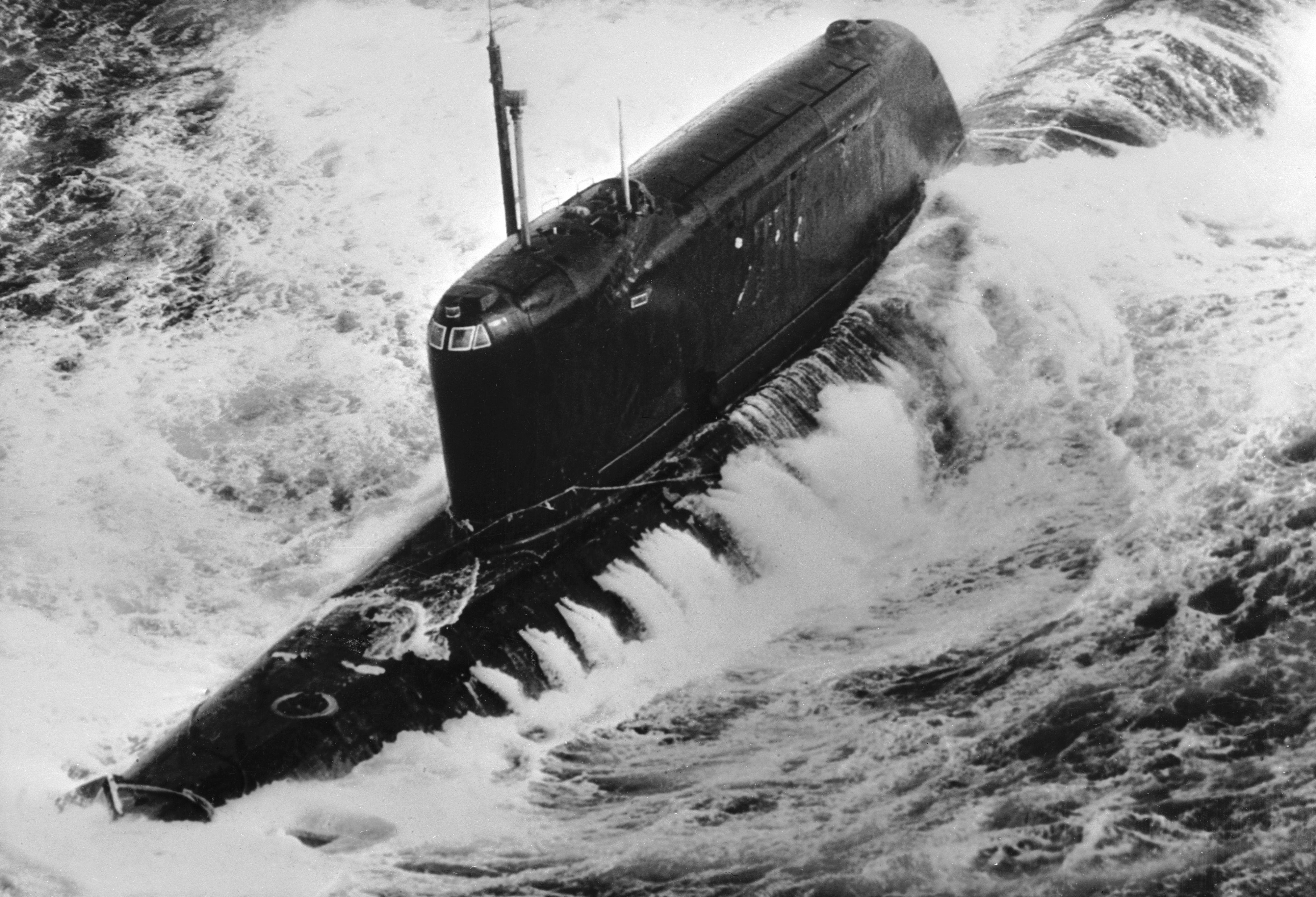 K 19 ru. К-19 подводная лодка. K19 подводная лодка. К-19 атомная подводная лодка. Подводная лодка к-19 проект 658.