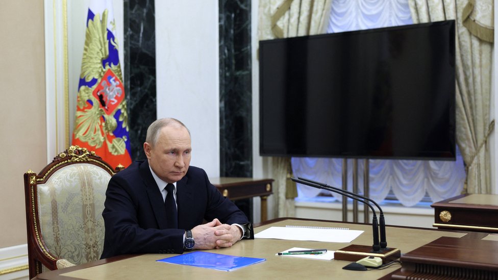 روسيا وأكرانيا: الناتو يدين نية موسكو نشر أسلحة نووية في بيلاروسيا بعد إعلان بوتين