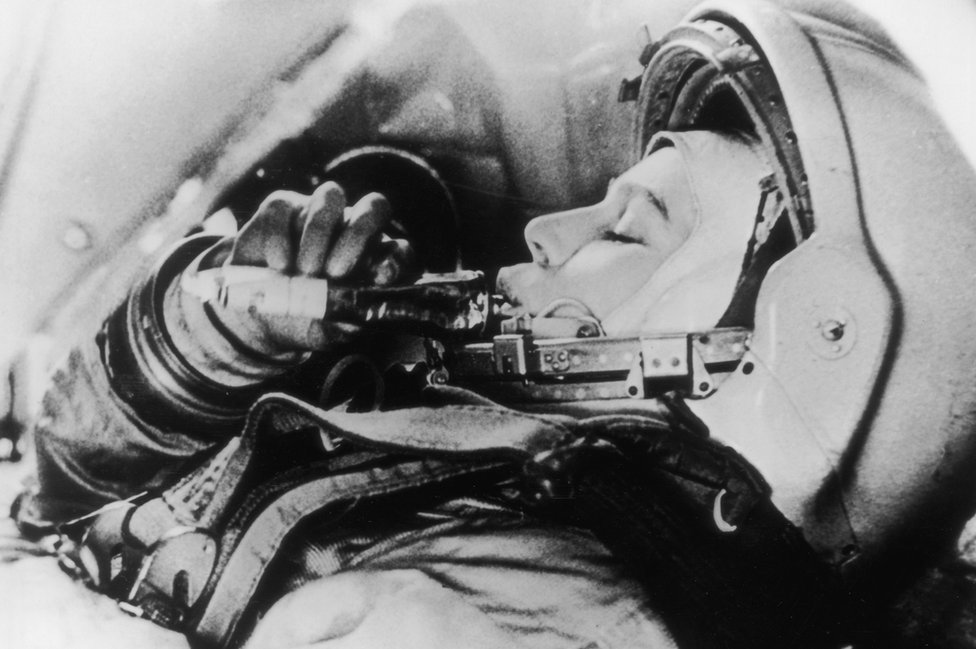 La ingeniera rusa Valentina Tereshkova fue la primera mujer en volar al espacio en 1963. La ingeniera rusa Valentina Tereshkova.