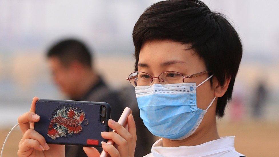 مازال بعض الصينيين يجدون متعة في التعامل مع الفيروس