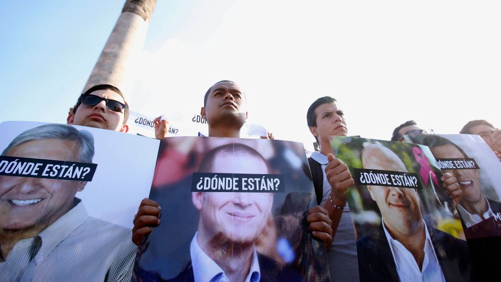 Jóvenes protestan en Guadalajara