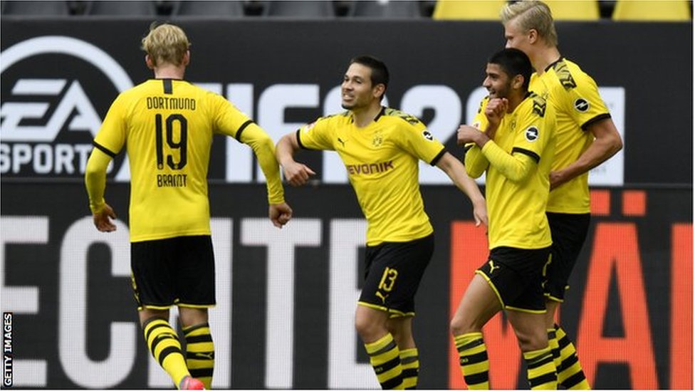 Jugadores del Borussia Dortmund celebrando