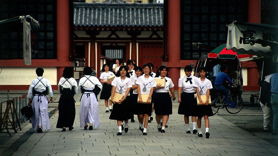 japonya kız öğrenciler