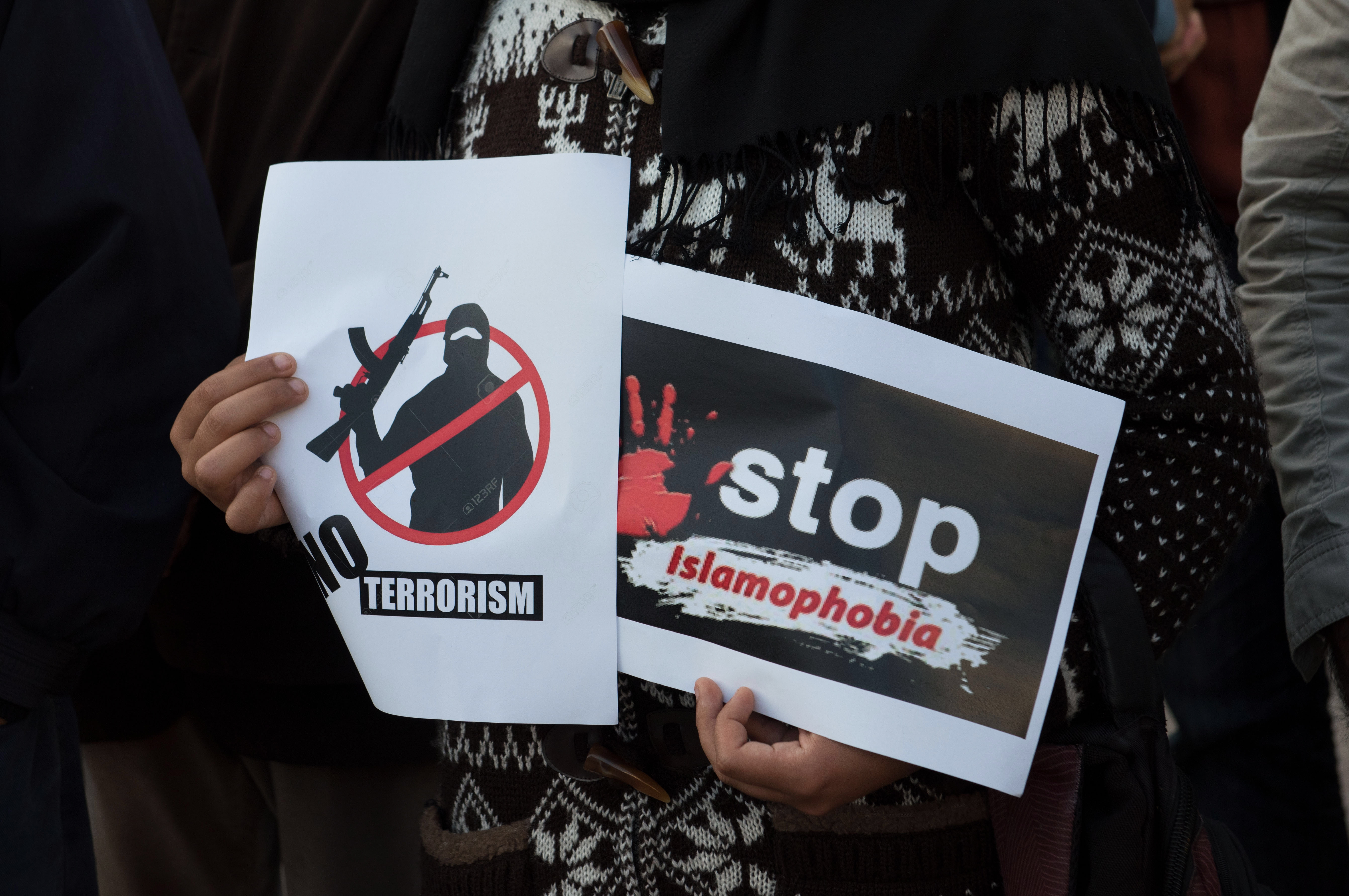 Исламофобия это. Исламофобия плакаты. Исламофобия в мире. Исламофобия картинки. Stop исламофобия.