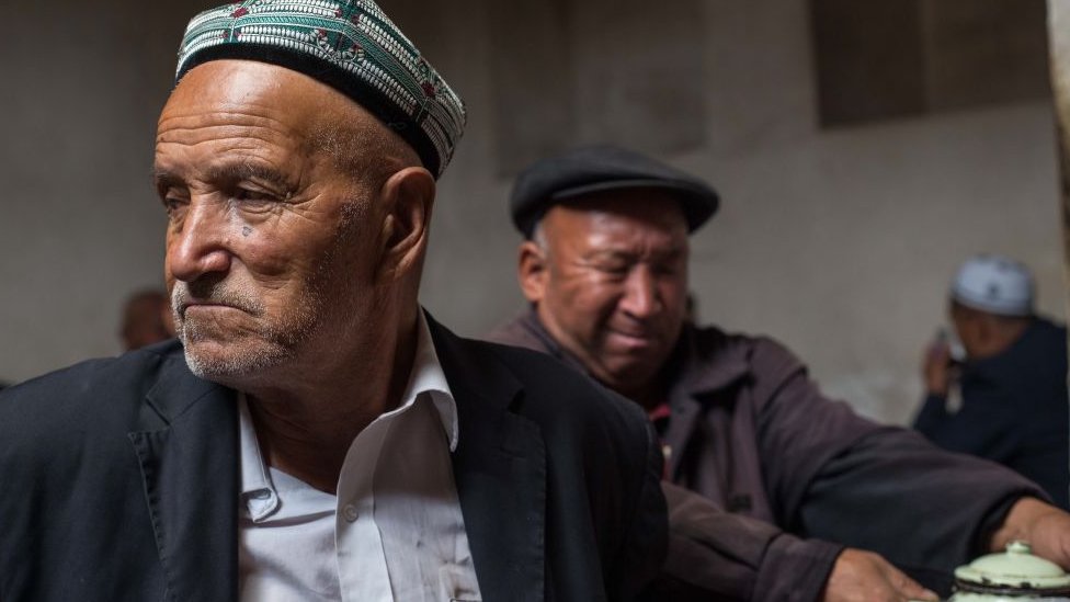 Özerk Sincan bölgesinde yaşayan iki Uygur