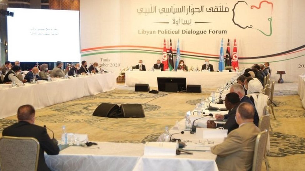 الفرقاء السياسيون في ليبيا أثناء الاتفاق