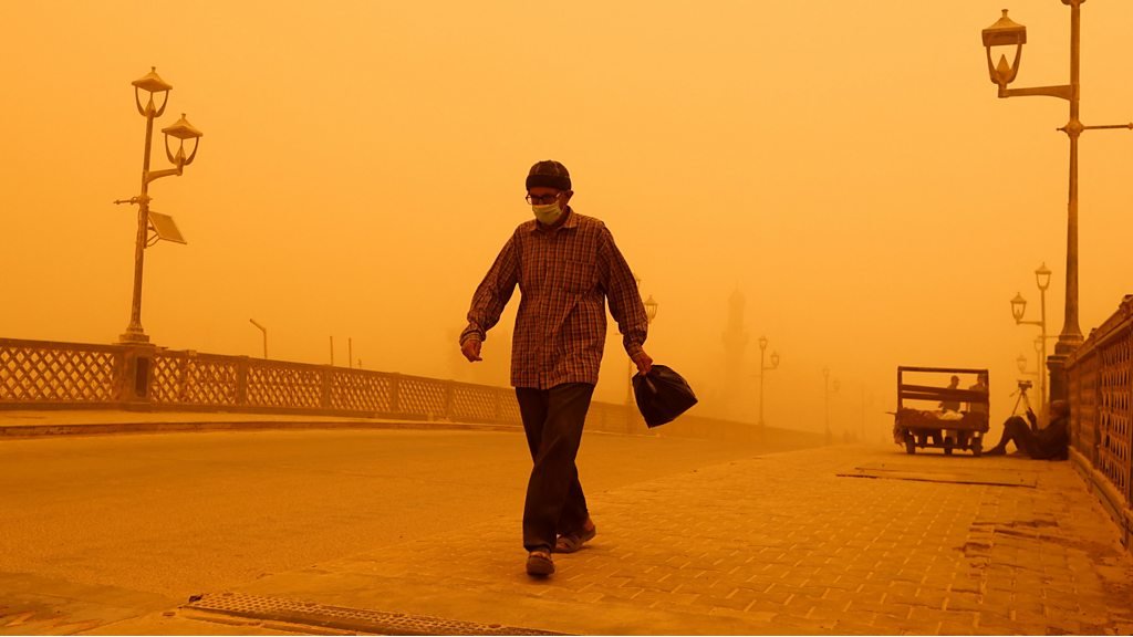 Iraq sandstorm: Red skies as Iraq hit by eighth sandstorm in weeks