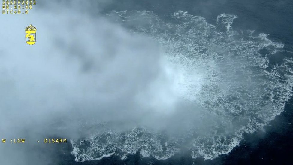 Imagen aérea del gas saliendo por la superficie del mar Báltico
