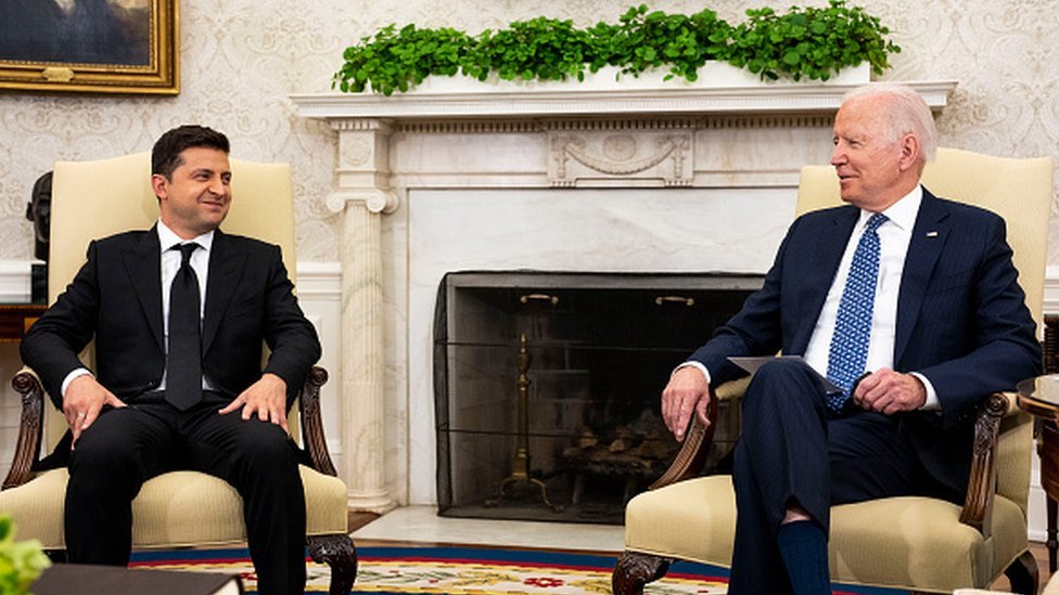 Mr Zelensky (L) meets with President Joe Biden in the Oval Office at the White House