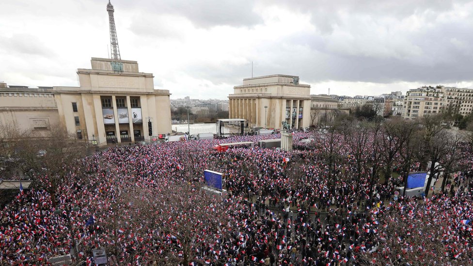 Митинг Франсуа Фийона на площади Трокадеро в Париже - 5 марта