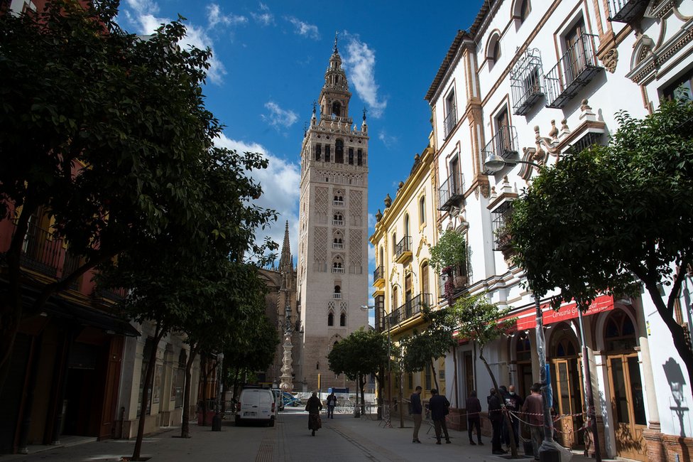 The Giralda bell tower and the Giralda Bar in Seville