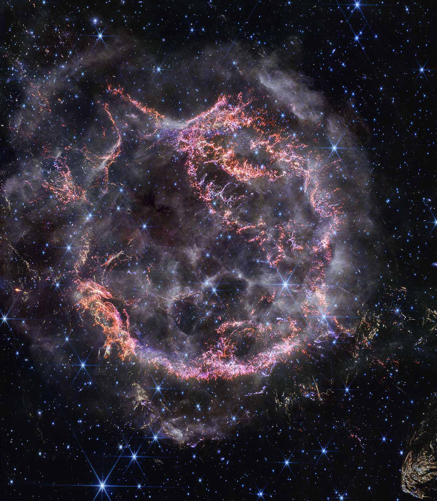 An image showing expanding shells of debris from Cas A, an exploded star