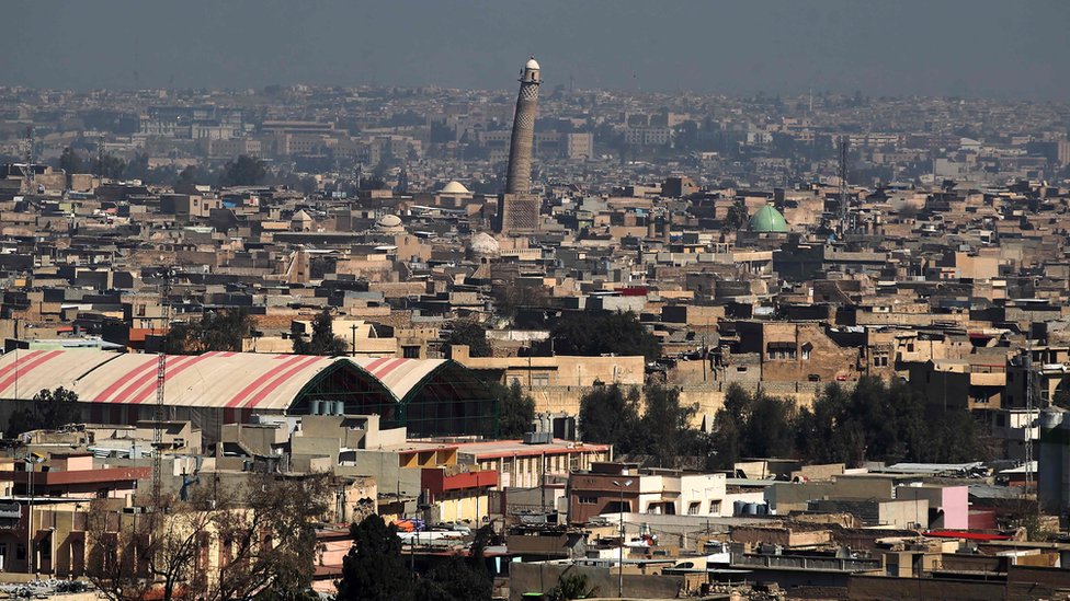 Los residentes de Mosul dijeron que EI intentó explotar el minarete poco después de tomar control de la ciudad. Mosul