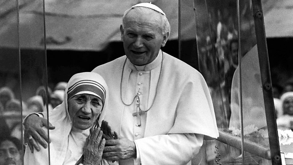 Папа Иоанн Павел II и Мать Тереза ??