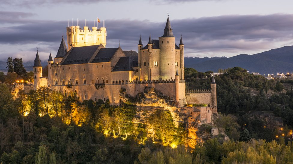 El Alcázar de Segovia, uno de los lugares más representativos de la ciudad española. Alcázar de Segovia