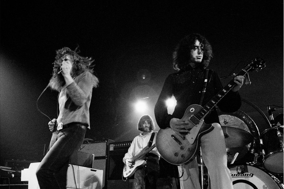 Led Zeppelin выступает