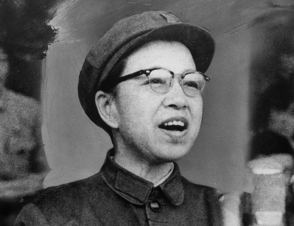 Jiang Qing dando un discurso en 1969