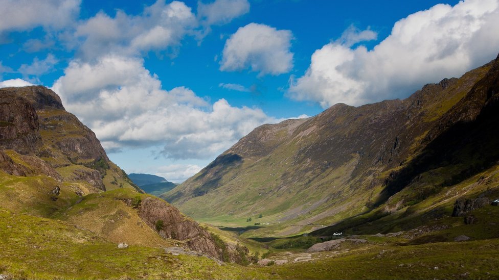 The dig uncovering Glencoe's dark secrets - BBC News