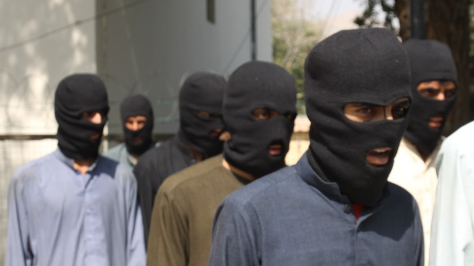 IŞİD-K, Pakistan'dan uyuşturucu ve insan kaçakçılığı yapılan Nangarhar bölgesinde üslendi