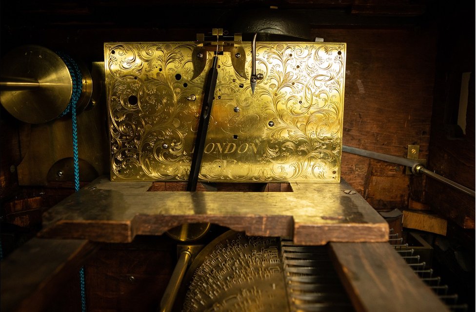 The inner workings of an organ clock