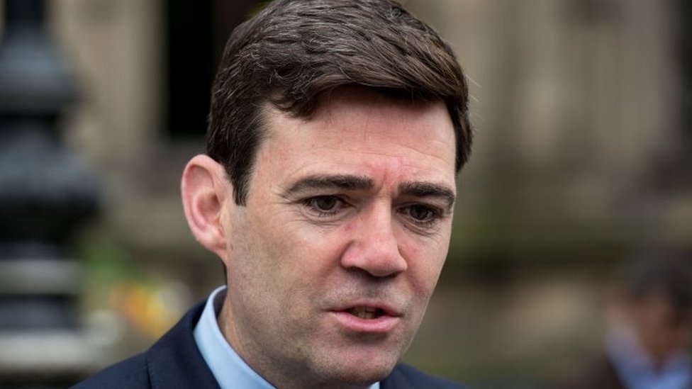 "La persona que cometió este acto extremista no representa para nada a la comunidad musulmana", señaló el alcalde de Manchester, Andy Burnham. Andy Burnham