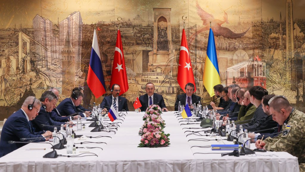 Conversaciones de paz entre las delegaciones de Rusia y Ucrania en la Oficina Presidencial de Dolmabahce en Estambul, Turkiye, el 29 de marzo de 2022.