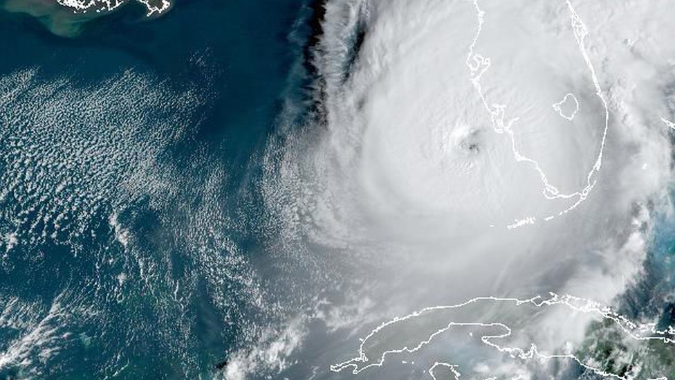Imagen satelital del huracán Ian