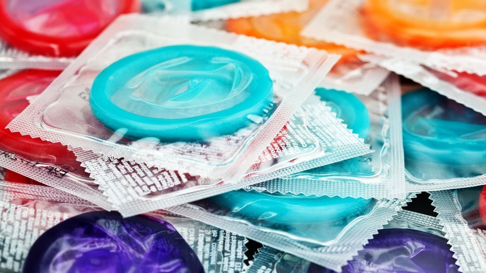 一份諮詢文件建議，當局可仿效衛生局已經開始運作的免費發放避孕套的系統來建立該計劃的模型。(photo:EBCTW)