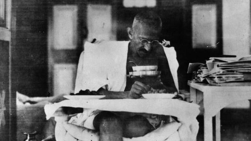 Mahatma Gandhi fue uno de los líderes de la protesta no violenta inspirado por el Motín del té, Mahatma Gandhi