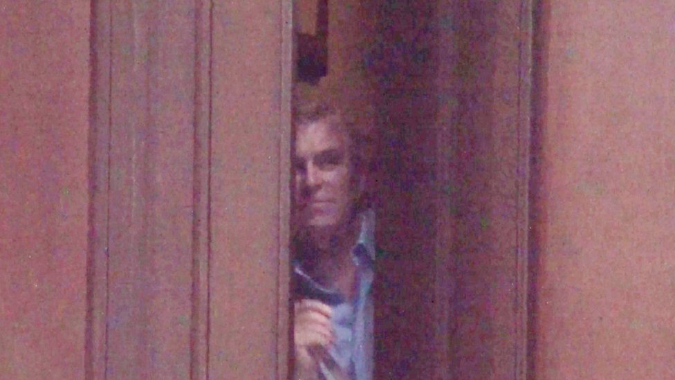 الأمير أندرو ظهر في لقطات مصورة من داخل منزل إبستين في عام 2010
