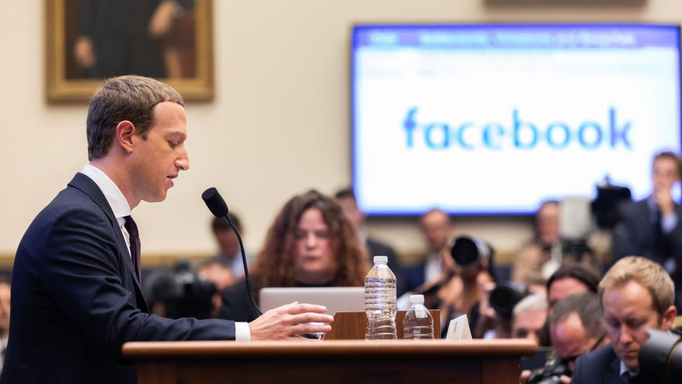 Mark Zuckerberg durante una indagatoria de un comité de la Cámara de Representantes de EE.UU.