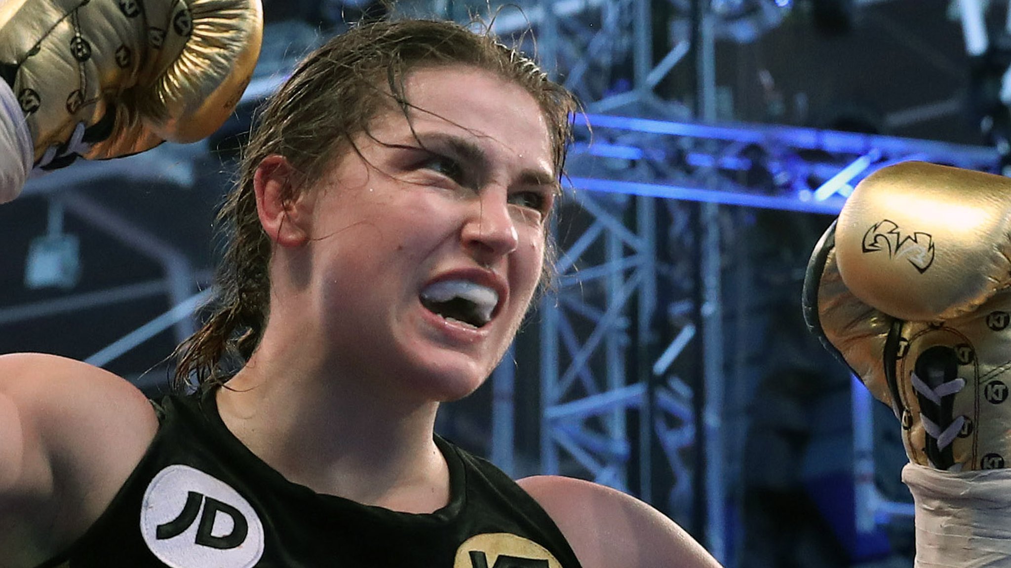 Katie Taylor beats Nina Meinke to earn shot at world title | 15 Min...