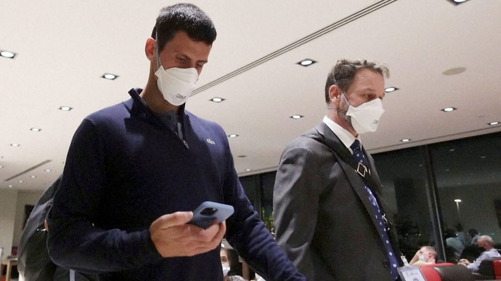 Novak Đoković na aerodromu, Australija, deportacija